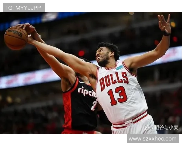 勇士与雷霆激战正酣中文解说带你领略精彩瞬间与战术分析