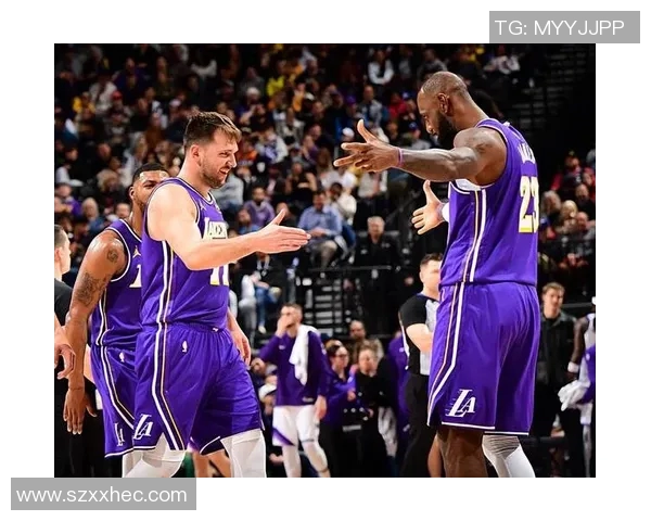 季后赛激战湖人对决爵士精彩瞬间回顾与分析