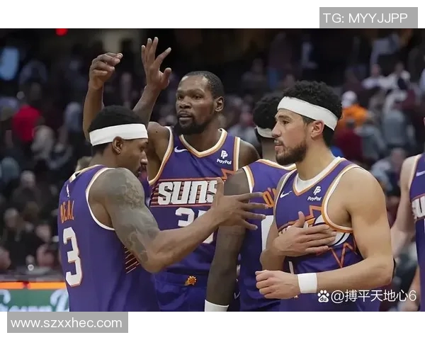 火箭与小牛激战22日NBA赛场精彩对决引发球迷热议