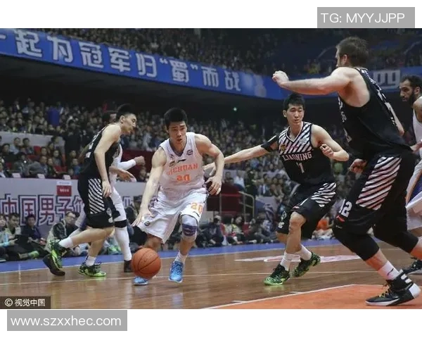 重庆足球队逆袭之路总决赛特别报道展现拼搏精神与团队力量