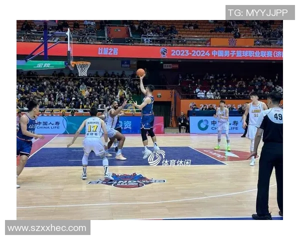 2018年山东高速与浙江广厦激战回顾：篮球场上的巅峰对决与精彩瞬间分析